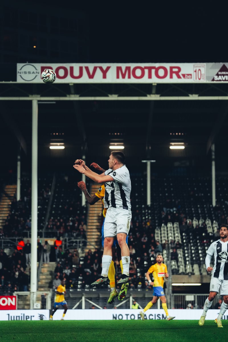 SportCharleroi's tweet image. 🤳🔥

#CHAWES #NapoleonScore ⚫️⚪️