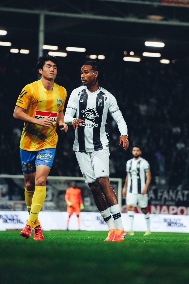 SportCharleroi's tweet image. 🤳🔥

#CHAWES #NapoleonScore ⚫️⚪️