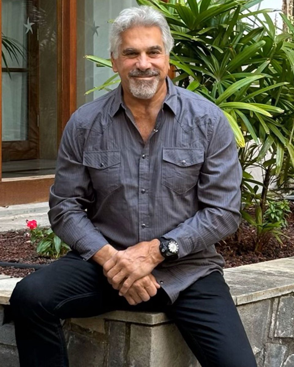 Joredubs's tweet image. Nascido em 1951 hoje é o aniversário de Lou Ferrigno, o incrível Hulk clássico! Está completando 74 anos e segue grandão e saudável! 

O ator é ex-body builder famoso e interpretou o Hulk no seriado de TV &quot;The Incridible Hulk&quot; de 1977 à 1982.
 #Marvel #Geek