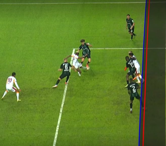 Çizilen ofsayt cizgisine bakın. Ali Şansalan bugün Galatasaray'ın tertemiz golünü iptal ettirdi. #KSvGS