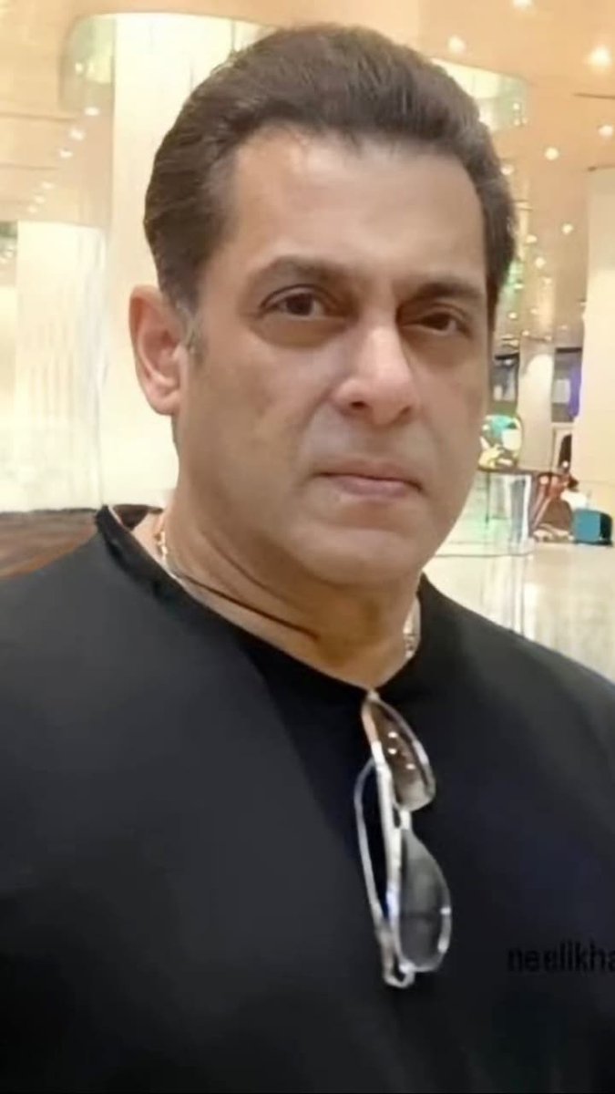 UNBEATABLE ABHISHEK BAJAJ !!! 

1 Like = 100 slap to this Mdc 👇