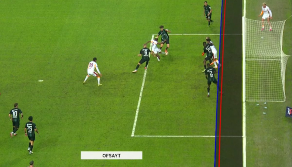 Şu pozisyona ofsayt verdiler. Susmaya devam mı beyler? <a href="/GalatasaraySK/">Galatasaray SK</a>