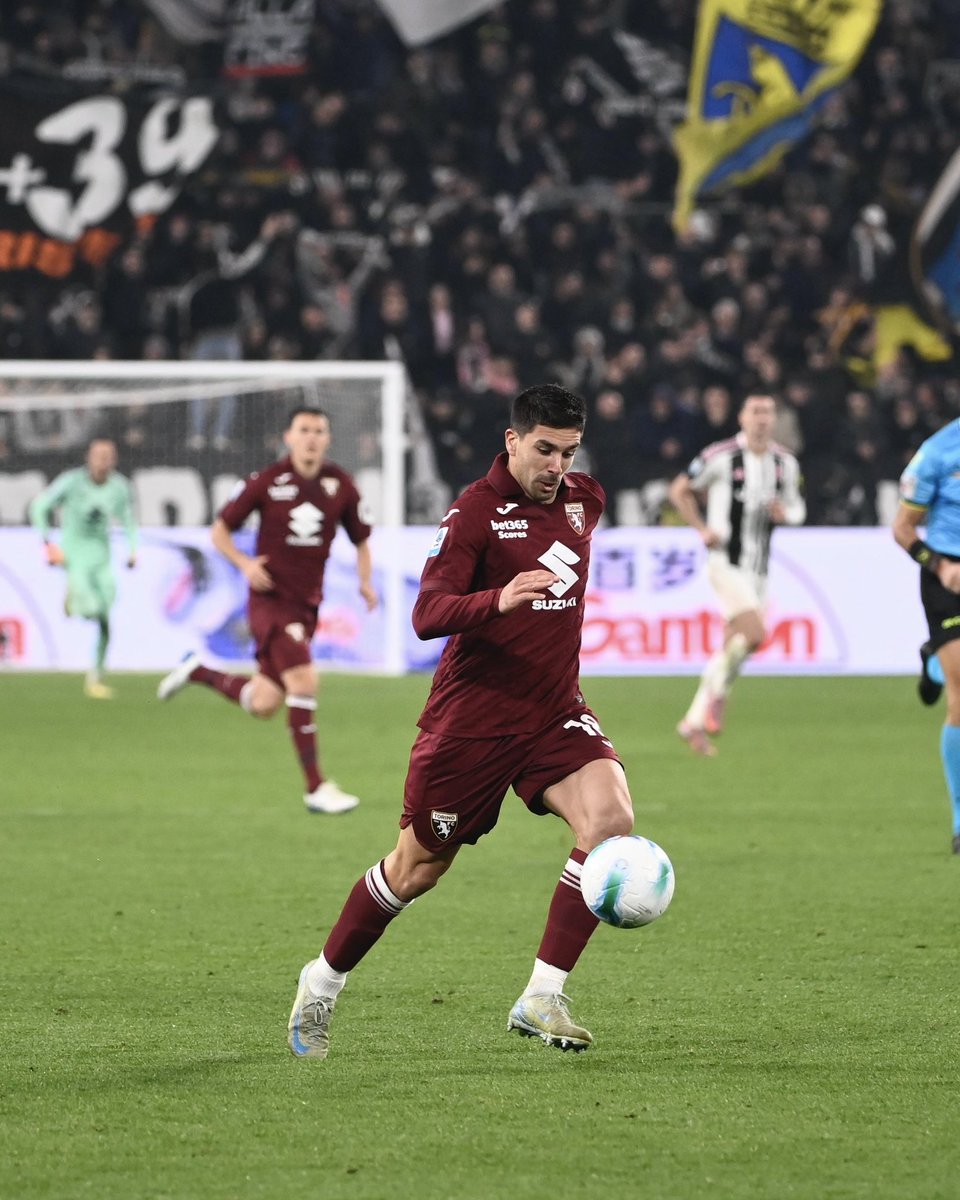 simeonegiovanni's tweet photo. Forza @TorinoFC_1906 🐂 https://t.co/jvG8nNTsNT