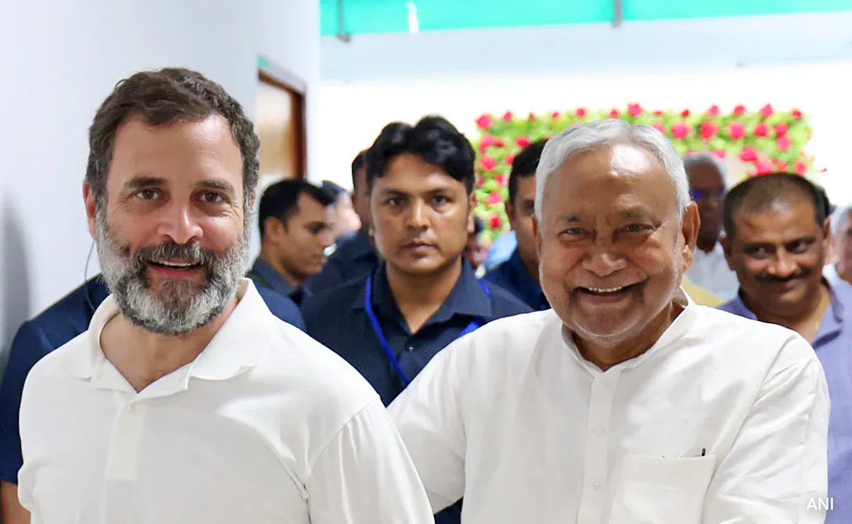 SandeepRaj65's tweet photo. बड़ी खबर: सूत्रों की मानें तो नीतीश कुमार भाजपा से नाराज़ हैं। जहाँ उनके कैंडिडेट नहीं हैं वहाँ महागठबंधन को वोट देने की अपील की जा रही है! https://t.co/Aim0g6YoKI