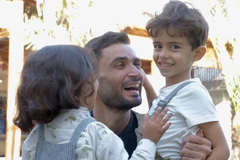 ⚡️Freed Palestinian hostage journalist Shadi Abu Sido speaks about torture in Israeli prisons: 

Abu Sido was kidnapped in Gaza in March 2024 while working as a photojournalist and was taken to the Sde Teiman camp without charge.

He was subjected to daily torture for 100 days