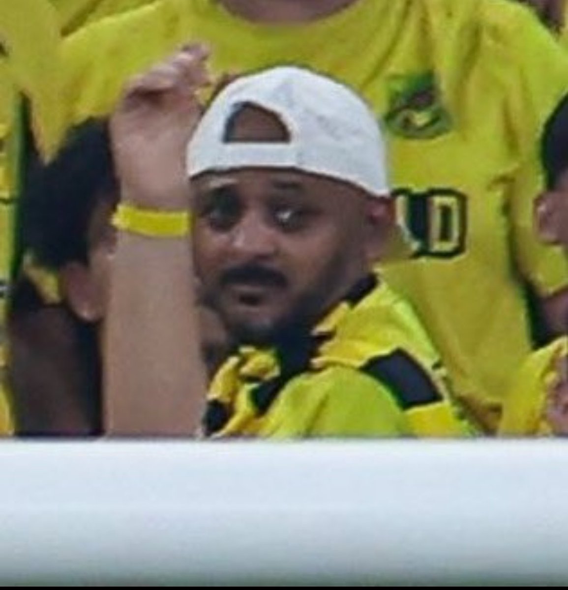 عينكم ع النظره بعد تصدي ميندي قربتها لكم زوم عشان تفطسون ضحك معاي ع كابو الغلابه😭😵