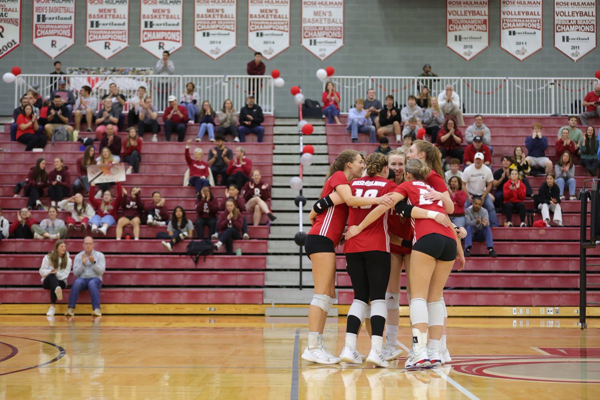 No better way to celebrate our seniors than with a Senior Day Sweep ❤️

#GoRose