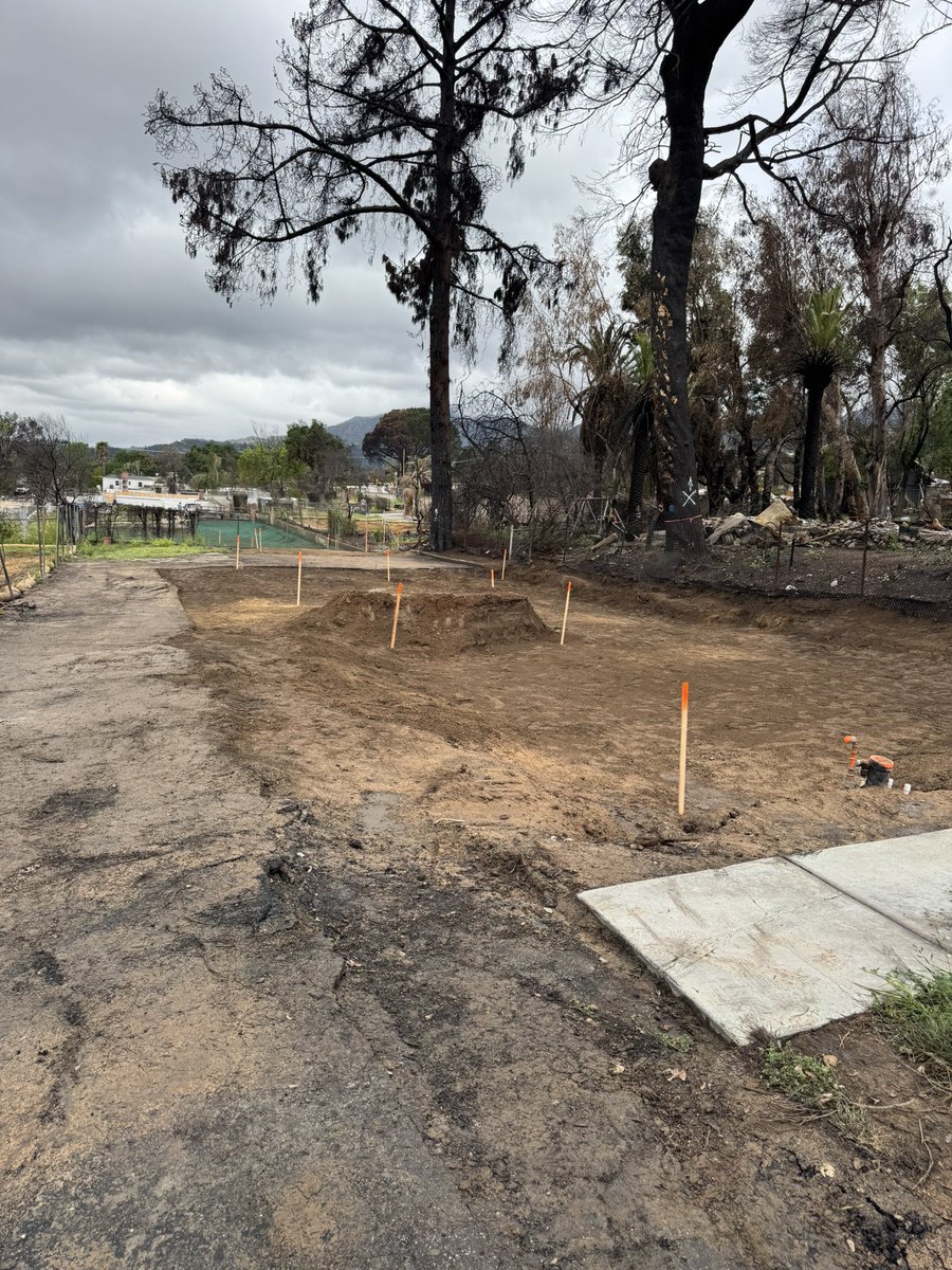 EdREInvestor's tweet photo. Build new or invest in Altadena, CA! 7,541 sqft cleared lot at 3111 Fair Oaks Ave. $550K #Altadena #LandForSale https://t.co/Z40WaE7QxY