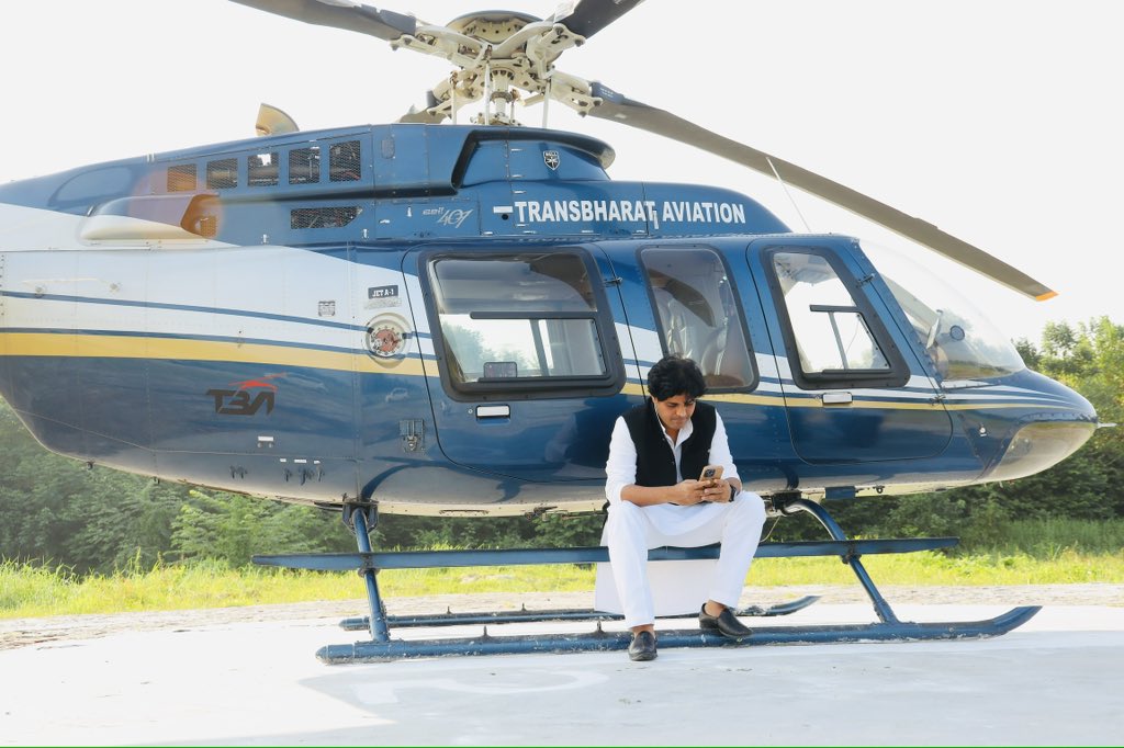 ShayarImran's tweet image. सुकून-ए-दिल के लिए इश्क़ तो बहाना था
वगरना थक के कहीं तो ठहर ही जाना था।
- अज्ञात