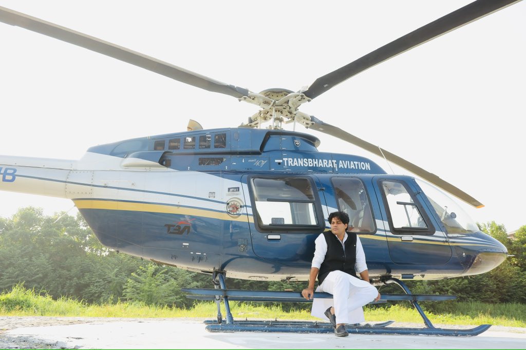 ShayarImran's tweet image. सुकून-ए-दिल के लिए इश्क़ तो बहाना था
वगरना थक के कहीं तो ठहर ही जाना था।
- अज्ञात