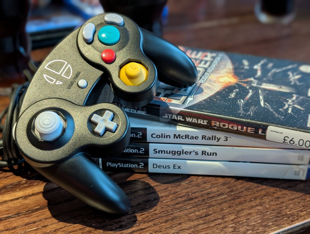 It's nice to be home. And now I can actually test the GameCube that we were VERY lucky to be sent earlier in the year.

#gaming #RetroGame