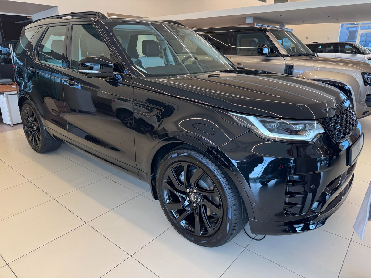 vladJavaScript's tweet image. Я продовжую пошуки автомобіля-мрії і вирішив розглянути Land Rover Discovery 5 покоління (L462).

Подзвонивши в салон, мені сказали, що “Дискотек” для тесту нема, але є Defender і це ок, бо вони побудовані на одній платформі.

Тож, прихопивши дружину, я вирушив у салон…