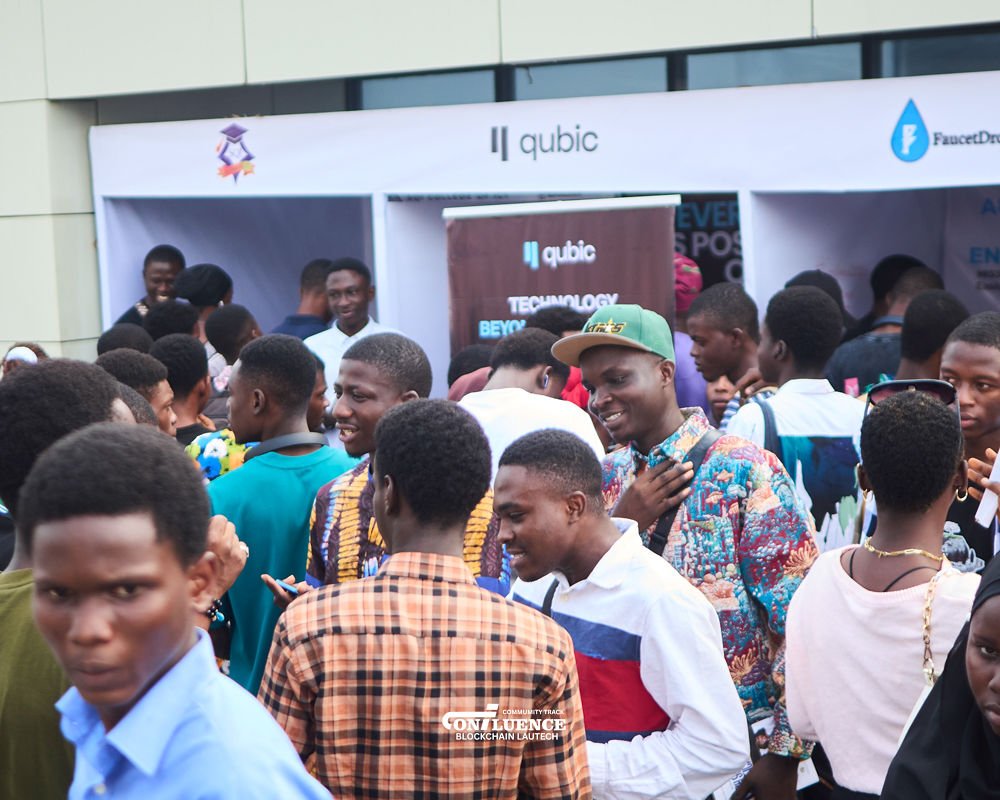BlockchainLAUT1's tweet photo. The Open Networking Break and Booth Tours were pure vibes!😃
Attendees connected, shared ideas, and met brilliant minds - all while grabbing some cool merch from our sponsors’ booths.
#Confluence2025