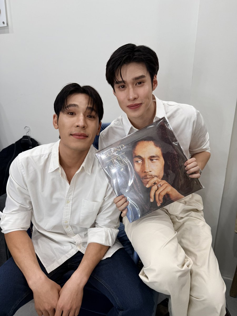 FlowerBoyTH's tweet photo. บ็อบ มาร์เลย์ หรือ เบ๊บ มาแล้ว 
อุ๊ยย แอดแพ้เสียงในหัว 

กู๊ดไนท์ทุกคนนนนนนน 😁

@Pearlpooo @peakpeemapol
#ETERNAL9WITHPEAK
#peakpeemapol
#pearlpooo
#pearlpeak #เพิร์ล https://t.co/IzbEShDxpK