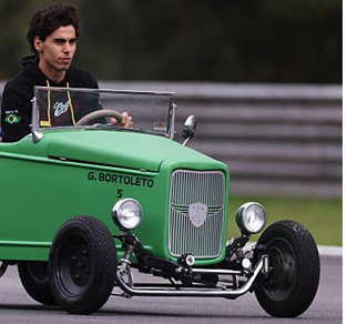 o meme do tratorzinho virou realidade kkkk