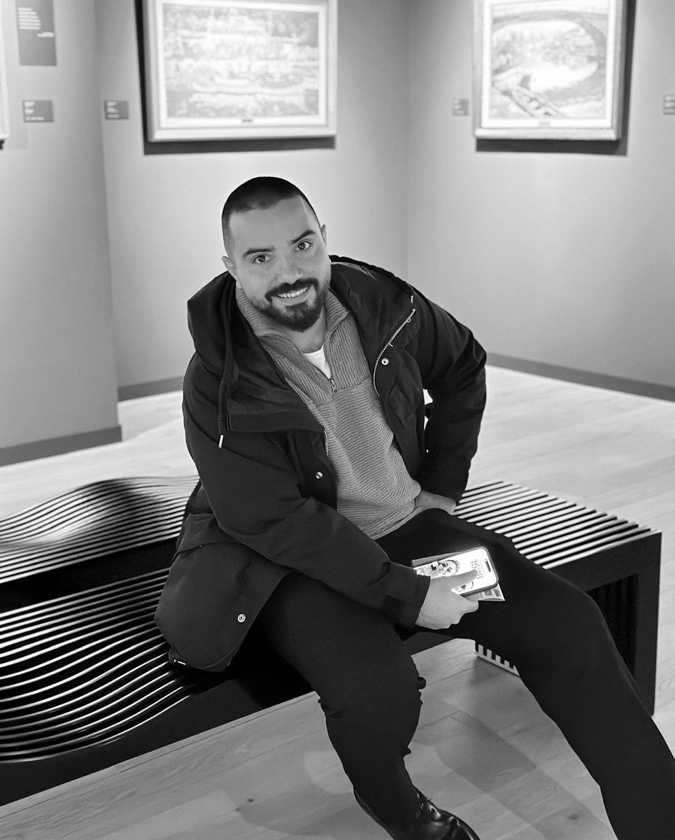 Mahir Gün tam 85 gündür Silivri Cezaevi'nde. Mahir'in tek suçu seçim döneminde Ekrem İmamoğlu video editleri yapmış olması. Hepimiz onu "ekrem edit" olarak tanıyoruz.

 Hedef gösterildi, üstüne defalarca kez iftiralar atıldı. Mahir ise edit yapmaktan başka hiçbir şey yapmadı.