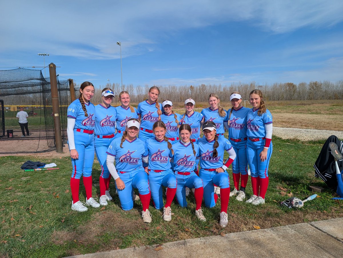 SelectFP_Backs's tweet image. Fall season has come to an end. Great group of athletes to coach and looking forward to using the time off these ladies have to get better and prepared for 2026!