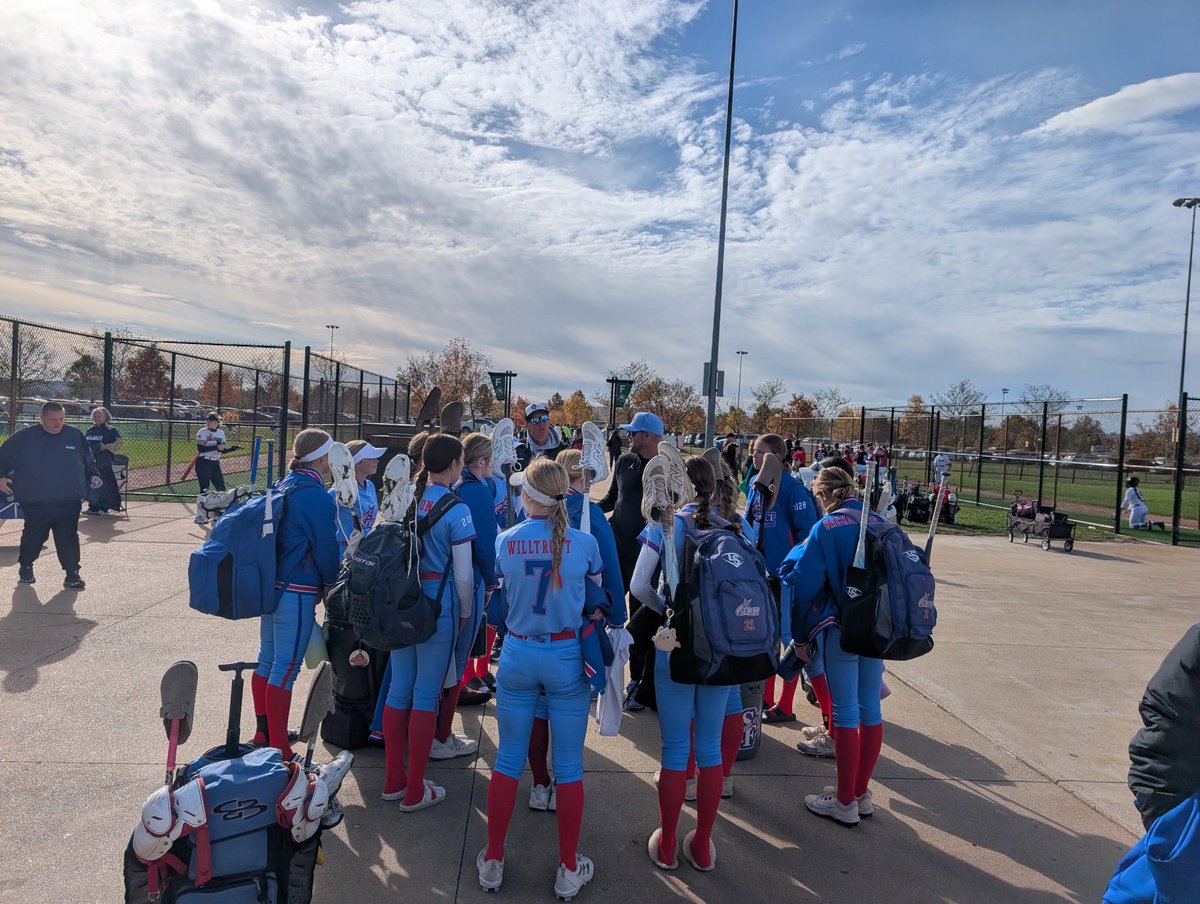 SelectFP_Backs's tweet image. Fall season has come to an end. Great group of athletes to coach and looking forward to using the time off these ladies have to get better and prepared for 2026!