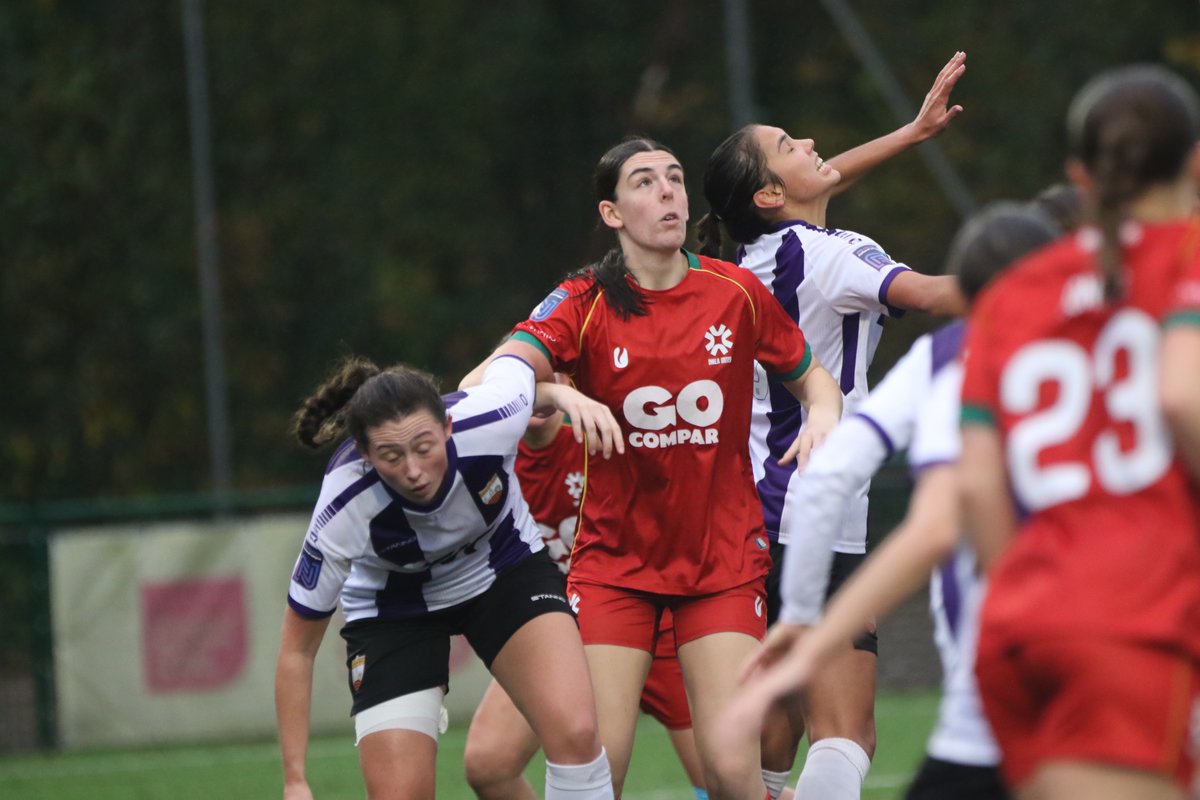 GwaliaUnited's tweet photo. Photos from today's FAWNL Plate Victory over London Bees Credit: @crusadin_photo https://t.co/4GOGwtEOsQ