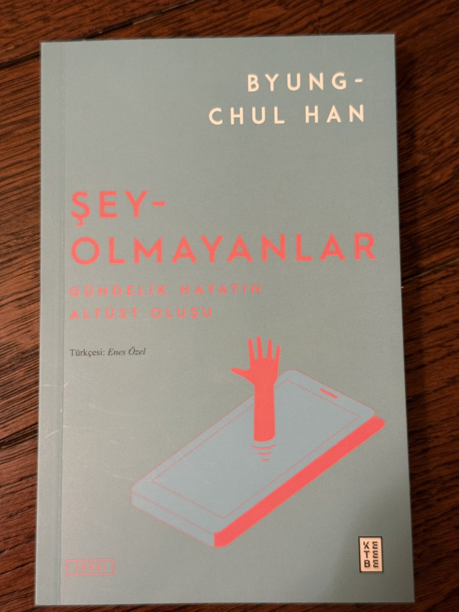 ‘Biz sessizligi buyuran her türden aşkınlığı, her tür dikey düzeni yok ettik. Dikey olan yerini yataya bırakmış durumda. Hiçbir şey yükselmiyor. Hiçbir şey derinleşmiyor.’