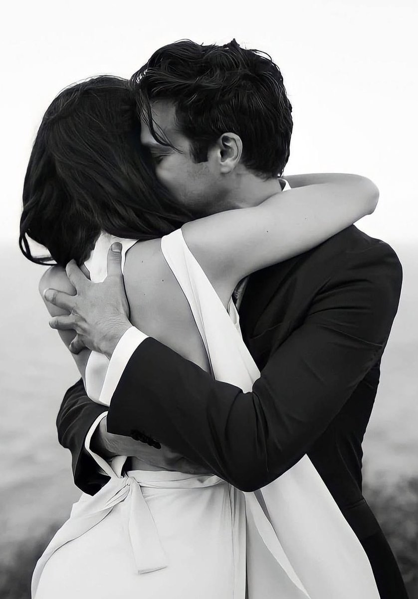 Te mereces alguien que le hable a todo el mundo de ti como si hubiera descubierto una galaxia.

Sait Sedar ♥️ 

- 𝐸𝑚𝑚𝑎𝑛𝑢𝑒𝑙 𝑍𝑎𝑣𝑎𝑙𝑎 🖋