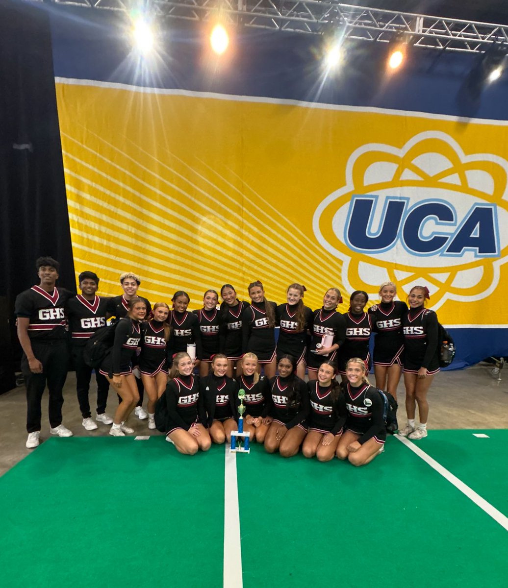 Congrats to our cheerleaders! At the Mobile Competition, Gameday won 1st and Traditional won 2nd. Both earned a bid to the National High School Cheerleading Championship! 
#gomavs