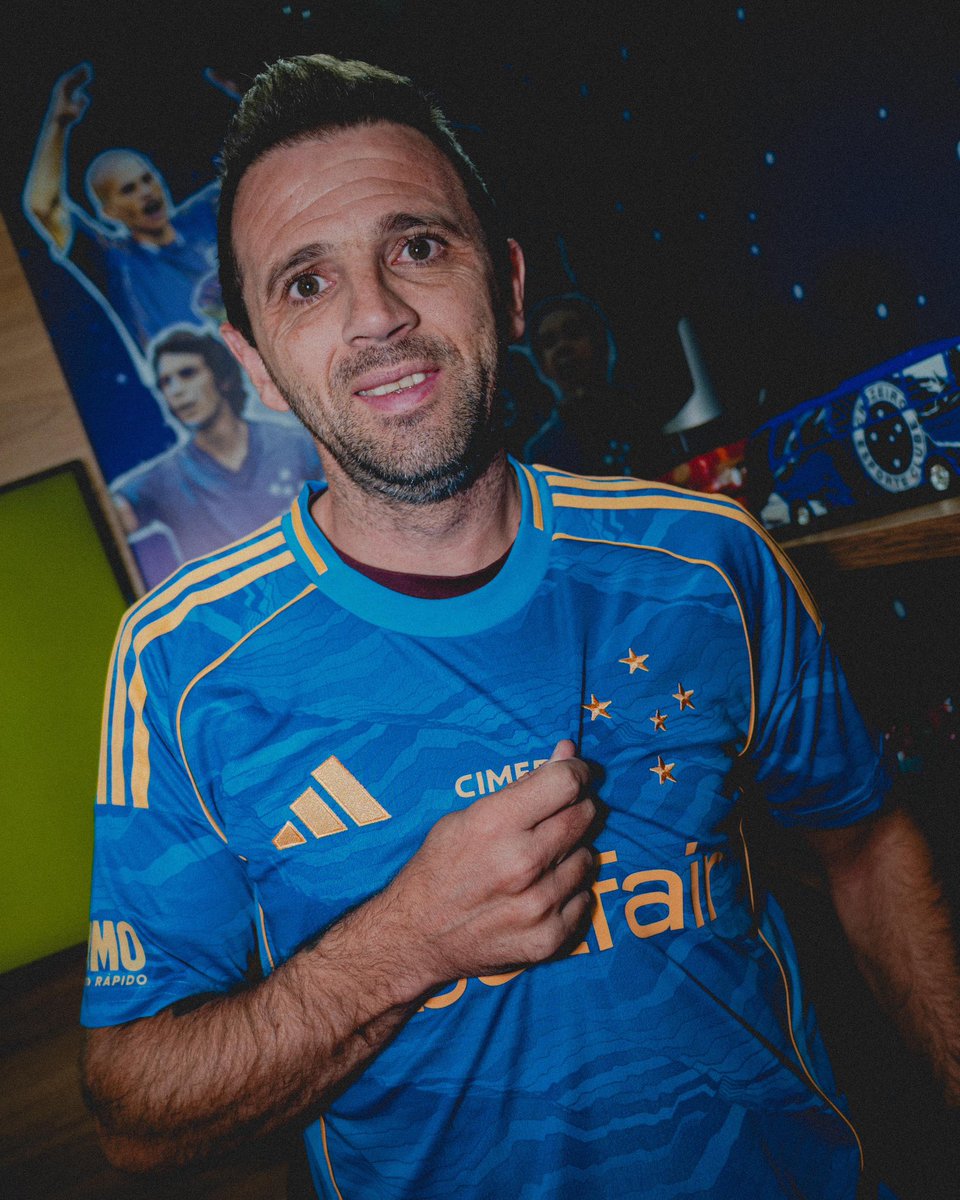 Muito feliz em saber que o @cruzeiro está de volta a Libertadores, um retorno merecido após 6 anos longe. 

Parabéns ao cabuloso e aos amigos que fiz por lá! Vamos cabuloso 💙🦊

📸: @yurilaurindo