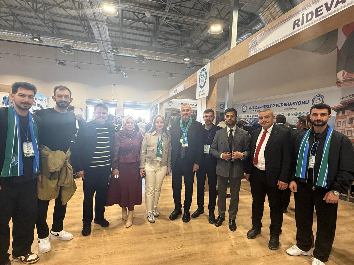 14. Rize Günleri — İstanbul’da Rize’nin Kalbi Atıyor!

Anahtar Parti Rize İl Başkanlığı olarak bu anlamlı etkinlikte yer almaktan gurur duyuyoruz.
Rize’nin kültürünü ve kardeşlik ruhunu yaşatmak için hep birlikteyiz.