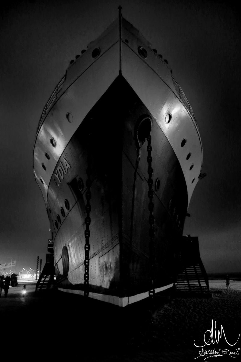 le seul et unique paquebot au monde ensablé.
le Lydia 😍
Le 11 juin 1967, ce géant de plus de 2693 tonnes d’acier à vide débarque sur la plage 🏖️ du #Barcares. 
Aujourd'hui il reste encore le Roi incontesté des Sables du Monde 😍 🛳️ ✌🏻