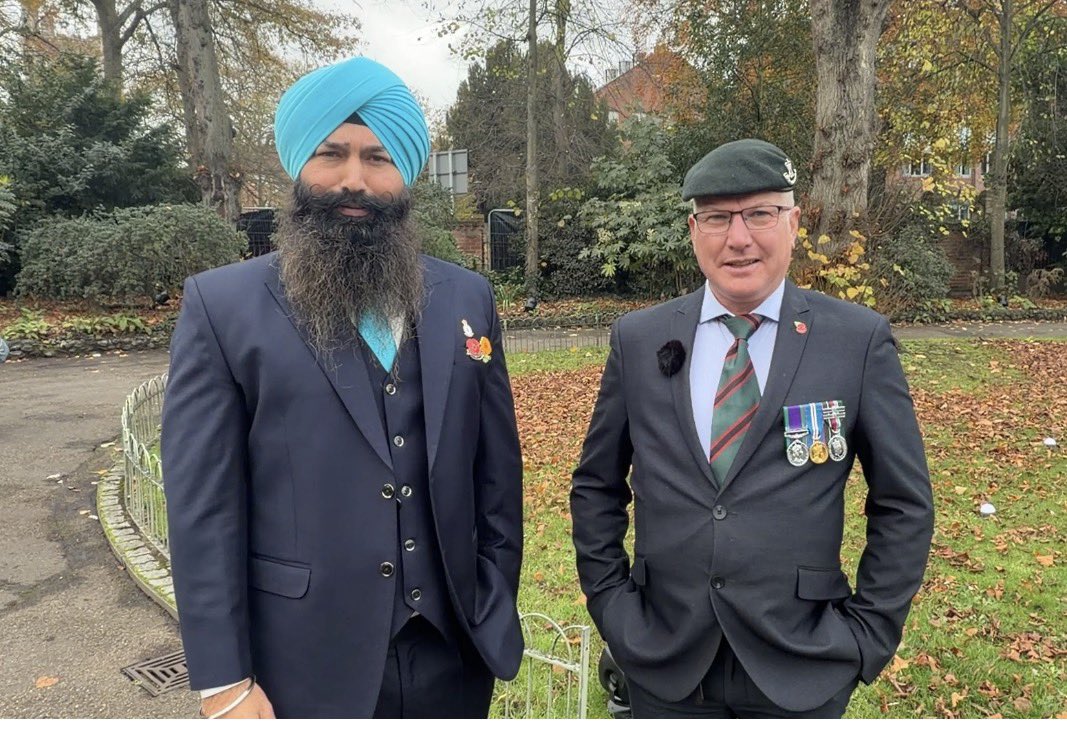 PrabhdeepReform's tweet image. This morning, we came together to honour those who gave everything for our freedom.
At the Remembrance Sunday service, we stood in silence, laid wreaths, and paid tribute to the brave servicemen and women who made the ultimate sacrifice for our country.

Their courage, loyalty,…