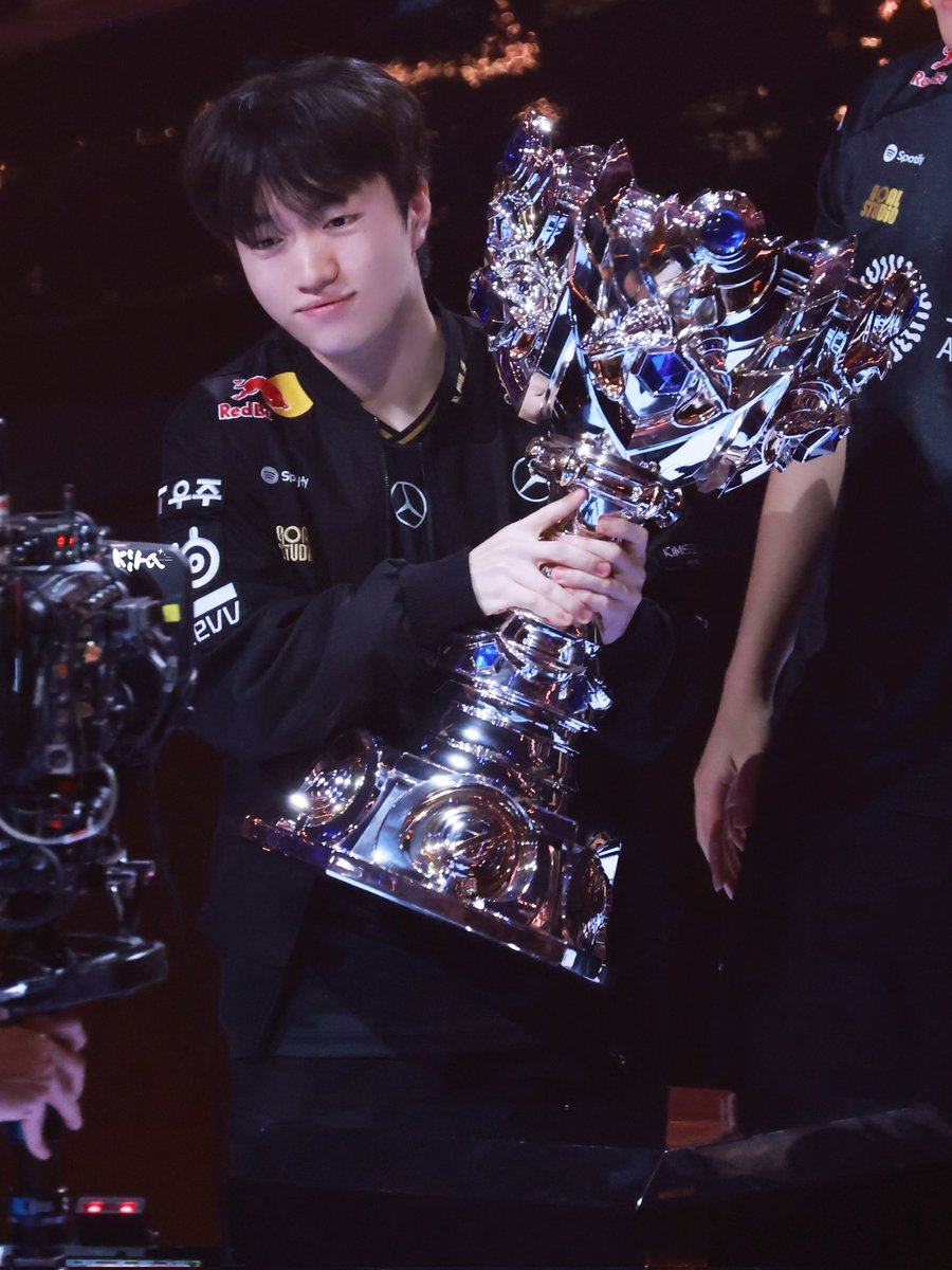 KiraforKeria's tweet photo. 20251109  KT VS T1
3연우승  축하해! 
세최폿 
​⭐️⭐️⭐️⭐️⭐️⭐️
#T1 #T1WIN #Keria #류민석 #Worlds2025 https://t.co/UvE6CGxJyn