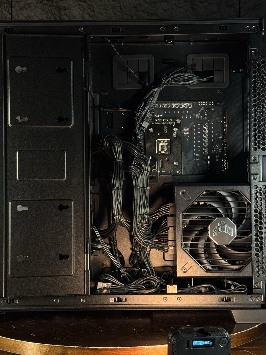 bit0th's tweet image. الله يبارك له 🖤

من التجميعات المتجر @Bitbybitpc