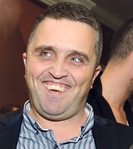 Od kada sam ovu sliku nalepio na vrata od spajza, deca vise ne ulaze da kradu cokoladu…