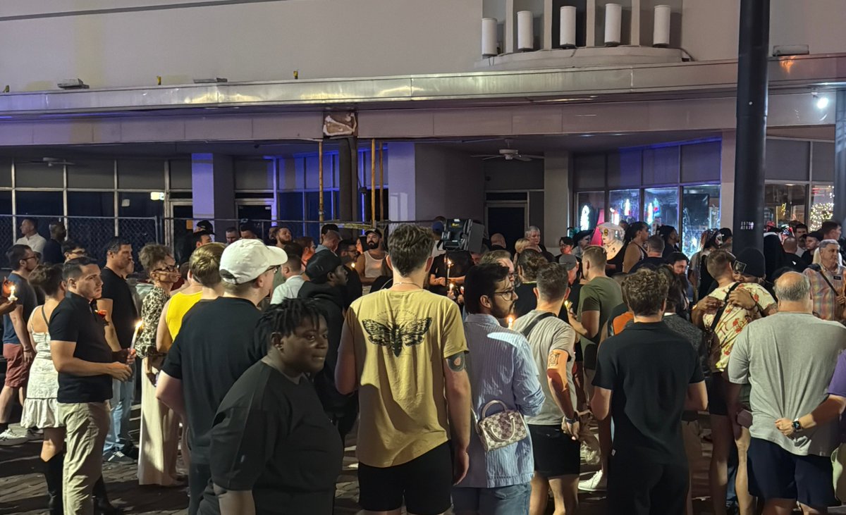 annette_tv's tweet photo. An emotional night in #Ybor on Saturday -- Dozens of people came out to Bradley's on 7th for a prayer vigil following the deadly crash from earlier that day. Police say 4 people were killed, and over a dozen were injured. @tampabay28 https://t.co/WlSs4cxN4a