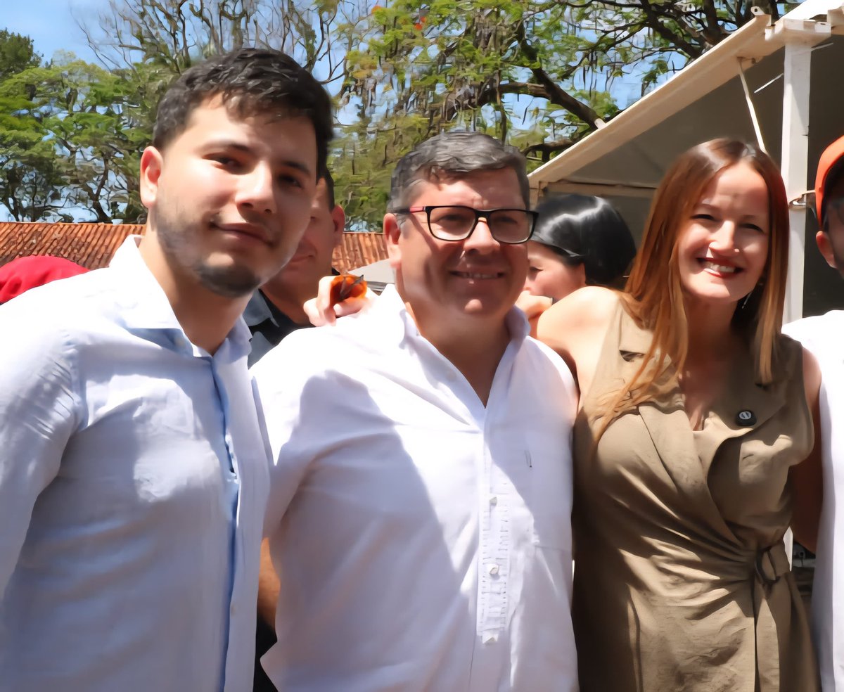 La delegación de Patria Querida conformada por autoridades electas, miembros de la conducción nacional y referentes se encuentra en Ciudad del Este acompañando la jornada cívica y apoyando con fuerza al candidato a intendente, Daniel Mujica 💪🏻🗳️

Entre ellos, los concejales