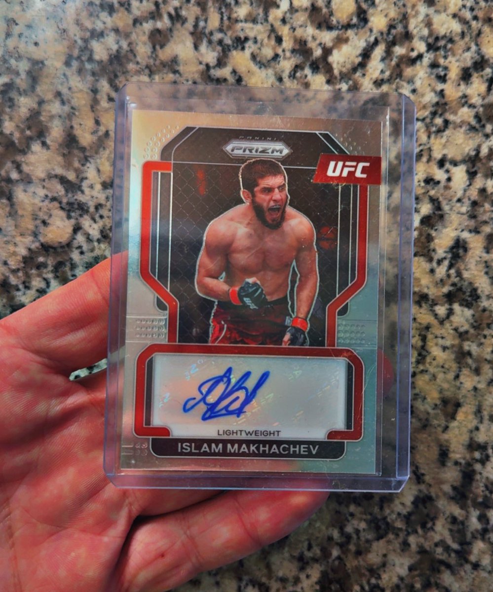 BettingWithBush's tweet image. #UFC322 GIVEAWAY 🎁

Islam Makhachev base auto 
First year he signed

2 Steps 

•❤️ MY PINNED TWEET 
•❤️ &amp;amp; RT THIS TWEET