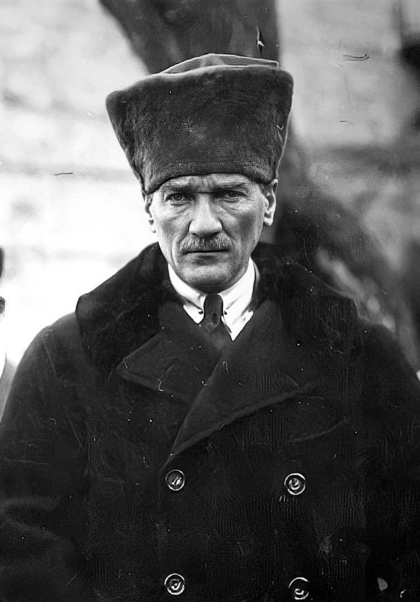 Atam sen yoksun ama fikirlerin Türkiye’nin heryerinde yaşıyor🇹🇷
Emanet ettiğin Cumhuriyeti ilelebet yaşatacak gençler var rahat uyu ATAM🇹🇷
Türkiye cumhuriyeti uğruna çabalayanbaşta Mustafa Kemal Atatürk ve silah arkadaşları olmak üzere tüm şehitlere Allahtan rahmet diliyorum🙏