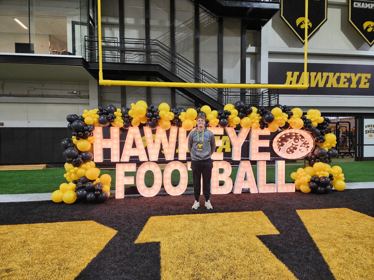 Had a great time yesterday <a href="/HawkeyeFootball/">Hawkeye Football</a>! Thank you for the invite!

<a href="/RhettSmeins/">Rhett Smeins</a> <a href="/CoachBarnett_OL/">George Barnett</a> <a href="/SMEastFootball/">Shawnee Mission East Football</a> <a href="/RecruitLancerFB/">Recruit Lancer Football</a> <a href="/M_Simoneau/">Mark Simoneau, CSCS</a> <a href="/CoachZubeck/">Karl Zubeck</a> <a href="/CoachAGeddis316/">Coach Geddis</a>