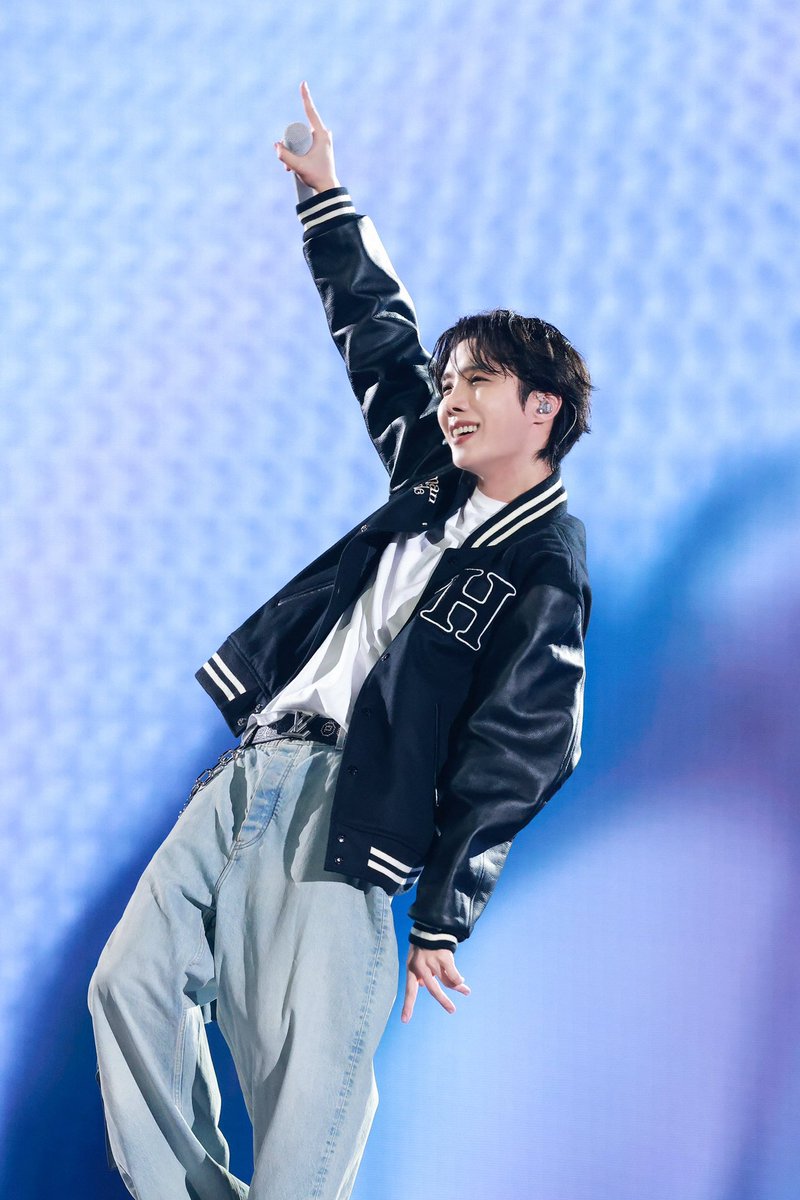 __hope02's tweet photo. I vote #jhope for #2025MAMAVOTE https://t.co/h8S2rQSOj2
