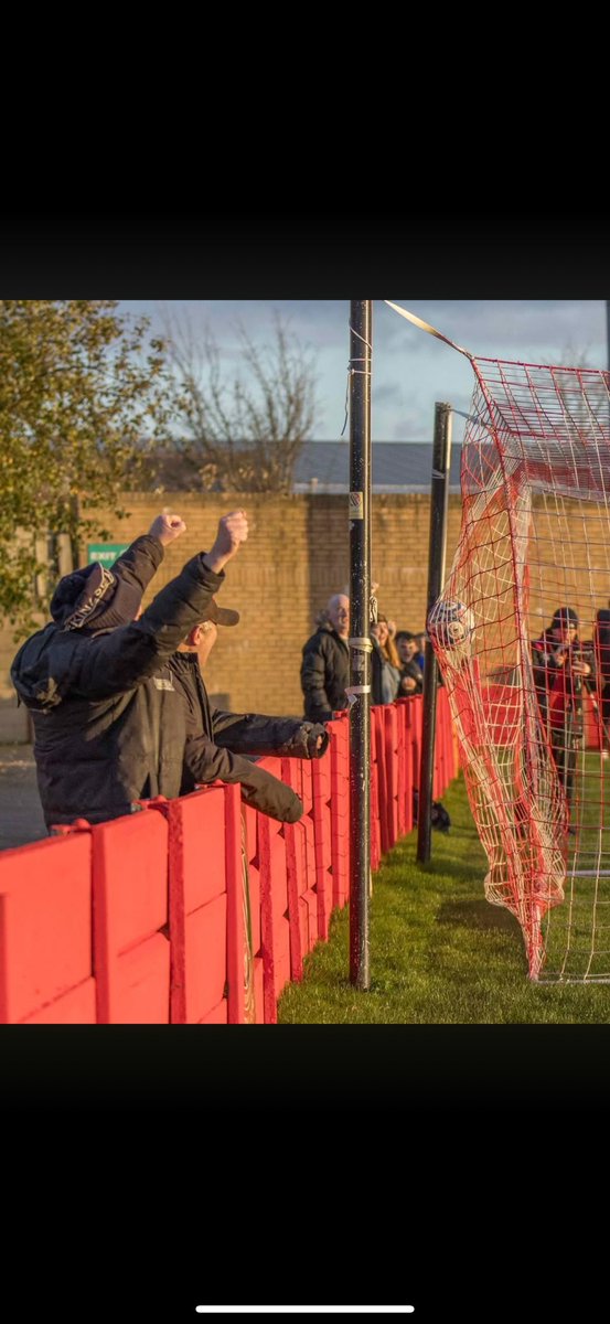 Bryan1dfc's tweet image. Me and Billy in our usual position, what feeling when that hit the back of the net 💪