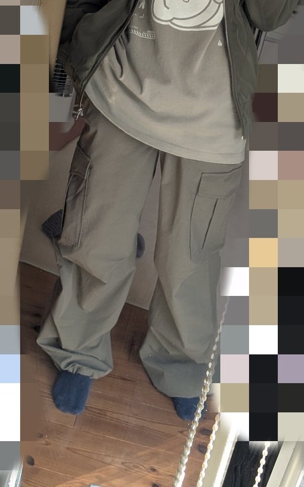 寒いから急遽変えたズボンがたまたま本人の衣装っぽいヤツだったって話だけしていいですか
こんな感じのダボズボンに白スニーカー