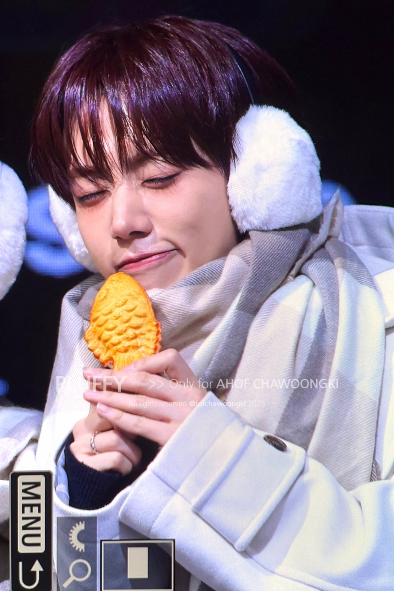 251109 🐟💨

#차웅기 #CHAWOONGKI #아홉 #AHOF