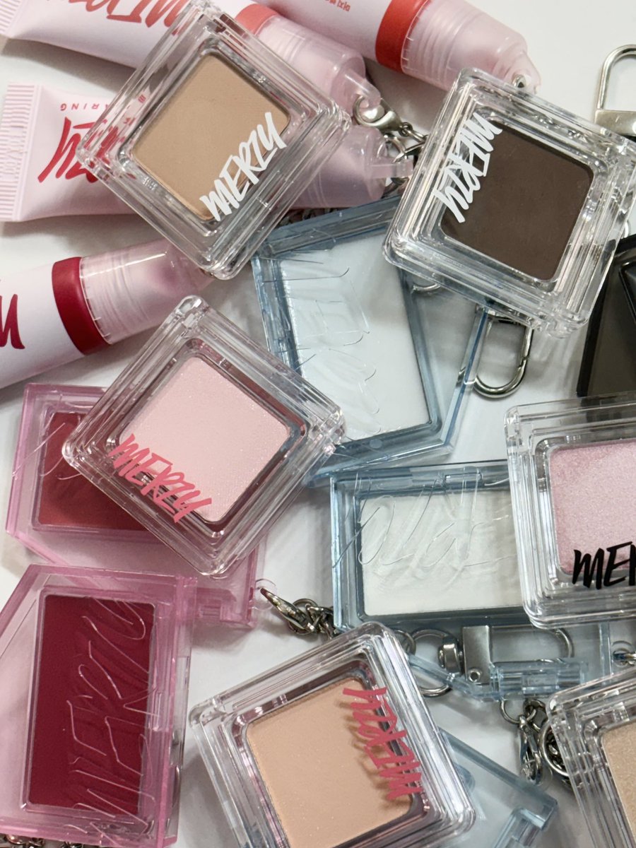 #제품제공
무민님과 머지가 함께한 머지가꾸쉽다 체험단으로 머지X다이소 렛츠웨어링라인 전제품을 사용해 봤어요〰️

키링 형태의 제품이 많아 가꾸 진짜 쉬웠어요
이 상태로 들고 다닐 것을 다짐하게 돼 😽