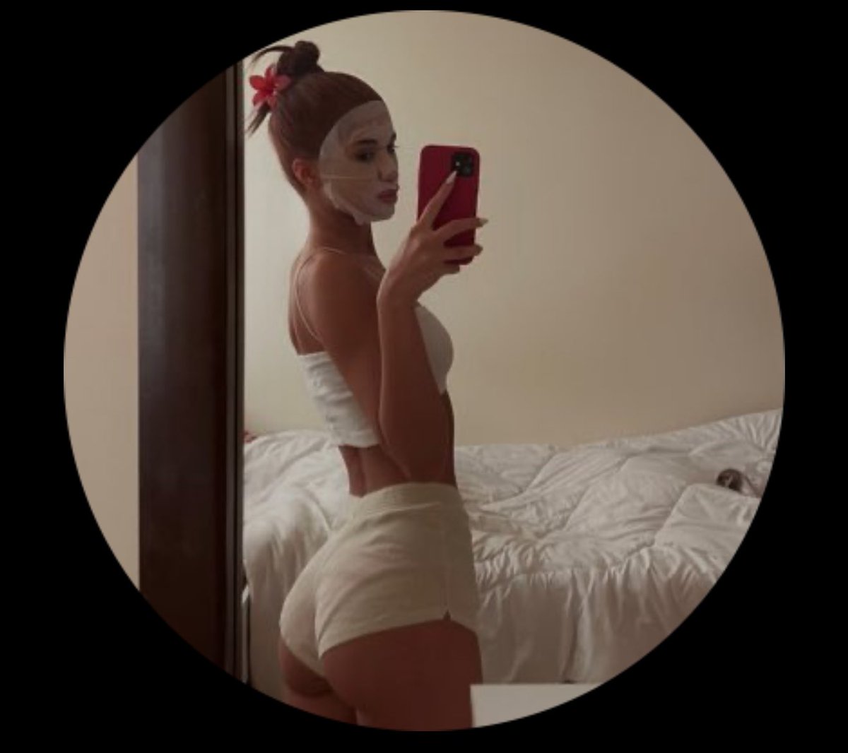 soniairani1365's tweet image. الان این عکس نمیگه من یک کالا هستم؟ 
کون سمت دوربین دقیقا یعنی پیشنهاد جنسی !
که ببین من چه کونی دارم و چقدررر کردنی هستم!
کدوم مردی کون جلو دوربین عکس میندازه؟؟؟؟؟؟؟؟؟؟ جز مرد مشکل دار؟ 

دقیقا حرف من همینه
زن مدرن میخواد کالا باشه، منتها ادا در میاره؛)