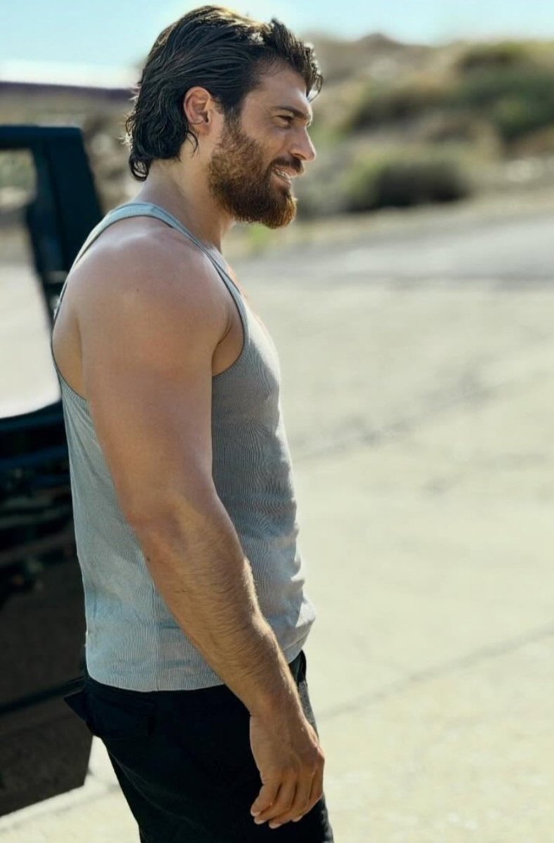 Pues primera imagen " oficial " de Mr. KAPLAN 💙⭐️

SI  A TODO 😍 🙌

#CanYaman ⭐️