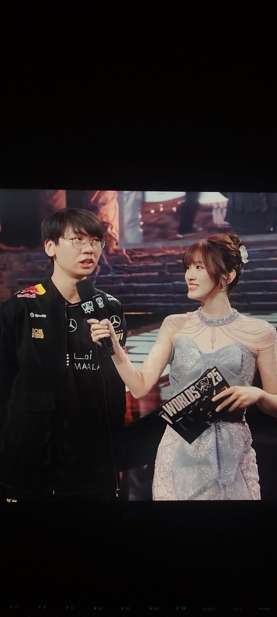 _jlouihd's tweet photo. T1 GALIO MAKE IT HAPPEN. DEAL?
DORAN YOU DESERVE THAT TROPHY MY GLORIOUS KRUGLORD 
#Worlds2025 #T1WIN 
@faker https://t.co/oDhrKD5m1N