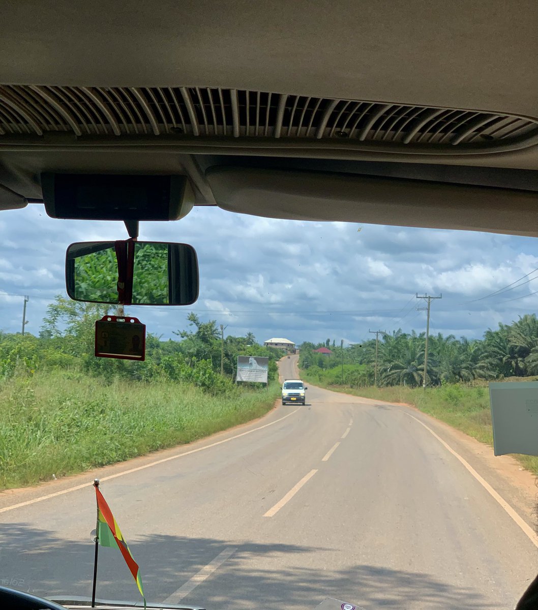 OaksFcOfficial's tweet photo. 🚌 Wɔ mbaa ee! 😤

The Oaks are on their way to Jukwa Astro Turf, ready to make a statement! 🌪️

#OaksFC #PositiveEnergy https://t.co/RXw7xbrkFW