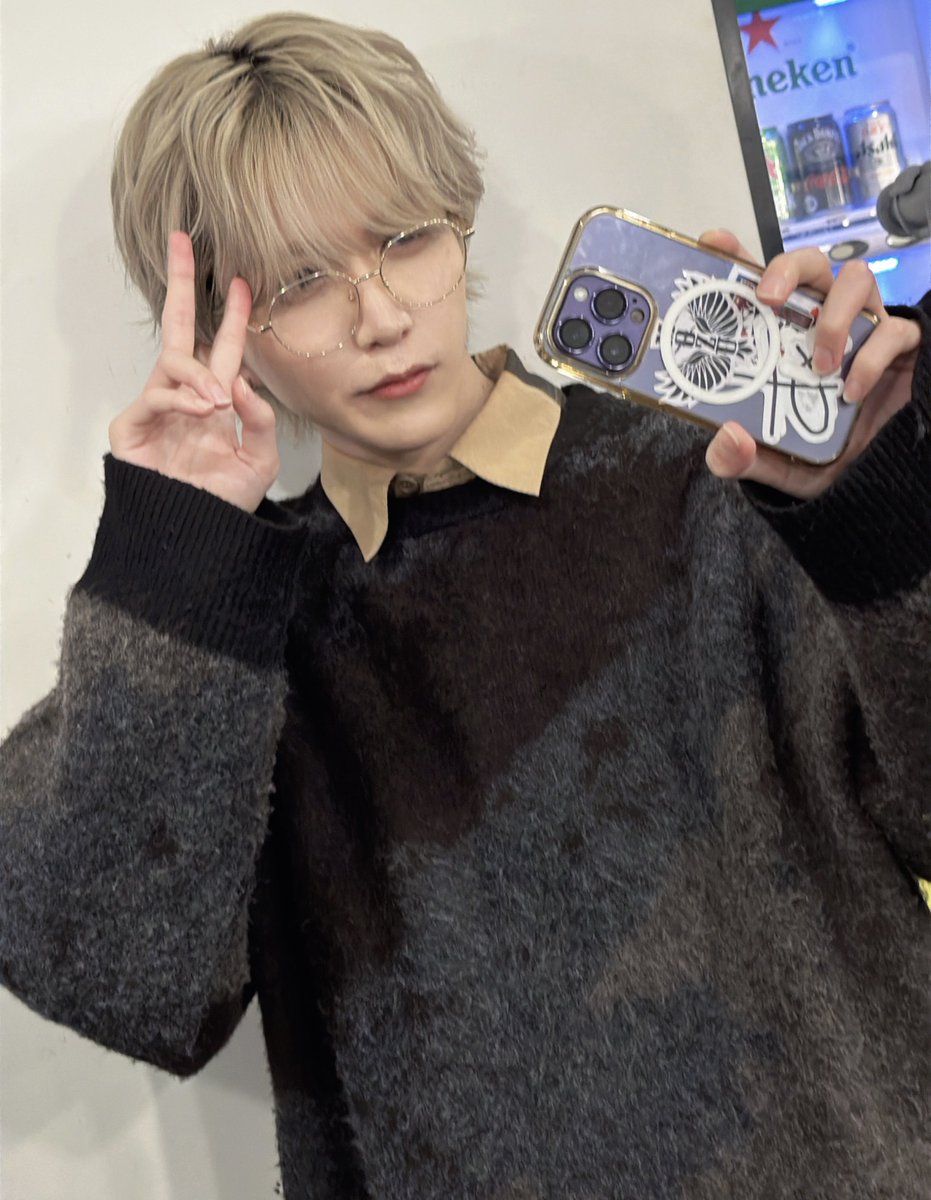 1code_a's tweet image. 本日はばなゆワンマンゲストでした🌸
一緒に音楽ができてしあわせだよ

これはいゔに隠し撮りされていたもの