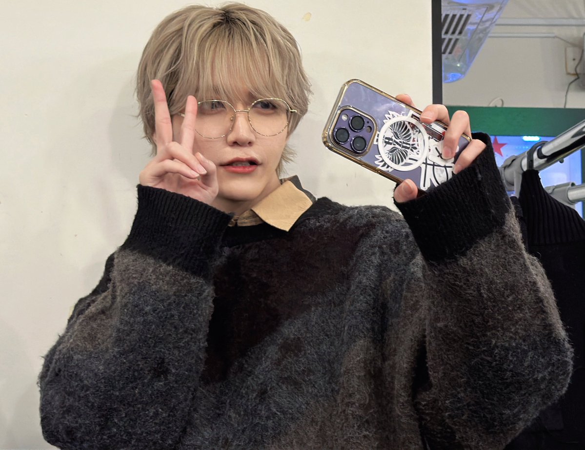 1code_a's tweet image. 本日はばなゆワンマンゲストでした🌸
一緒に音楽ができてしあわせだよ

これはいゔに隠し撮りされていたもの