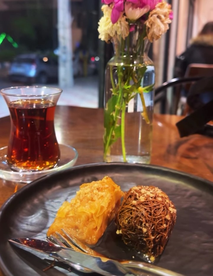 پاره هم میشه 
من هی گره میزنم 
هی گره میزنم 
هی گره میزنم